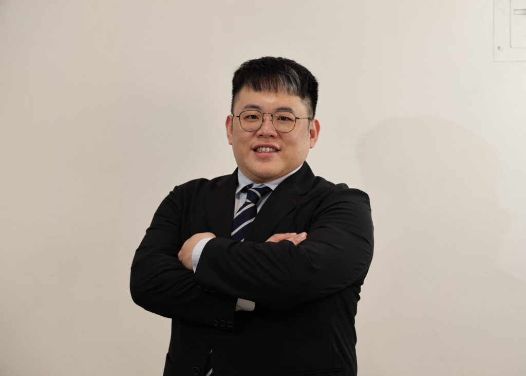 林勤益管理部經理肖像 — 代示意照